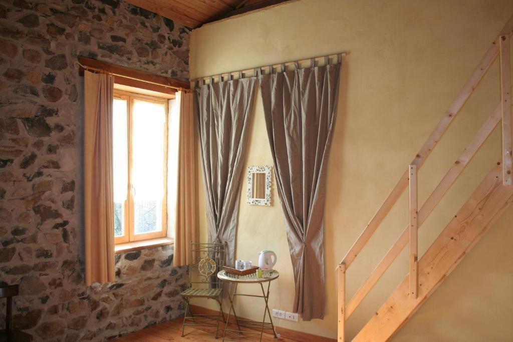 Chambres D'Hotes La Cime Beaujolaise Poule-lès-Écharmeaux Eksteriør billede